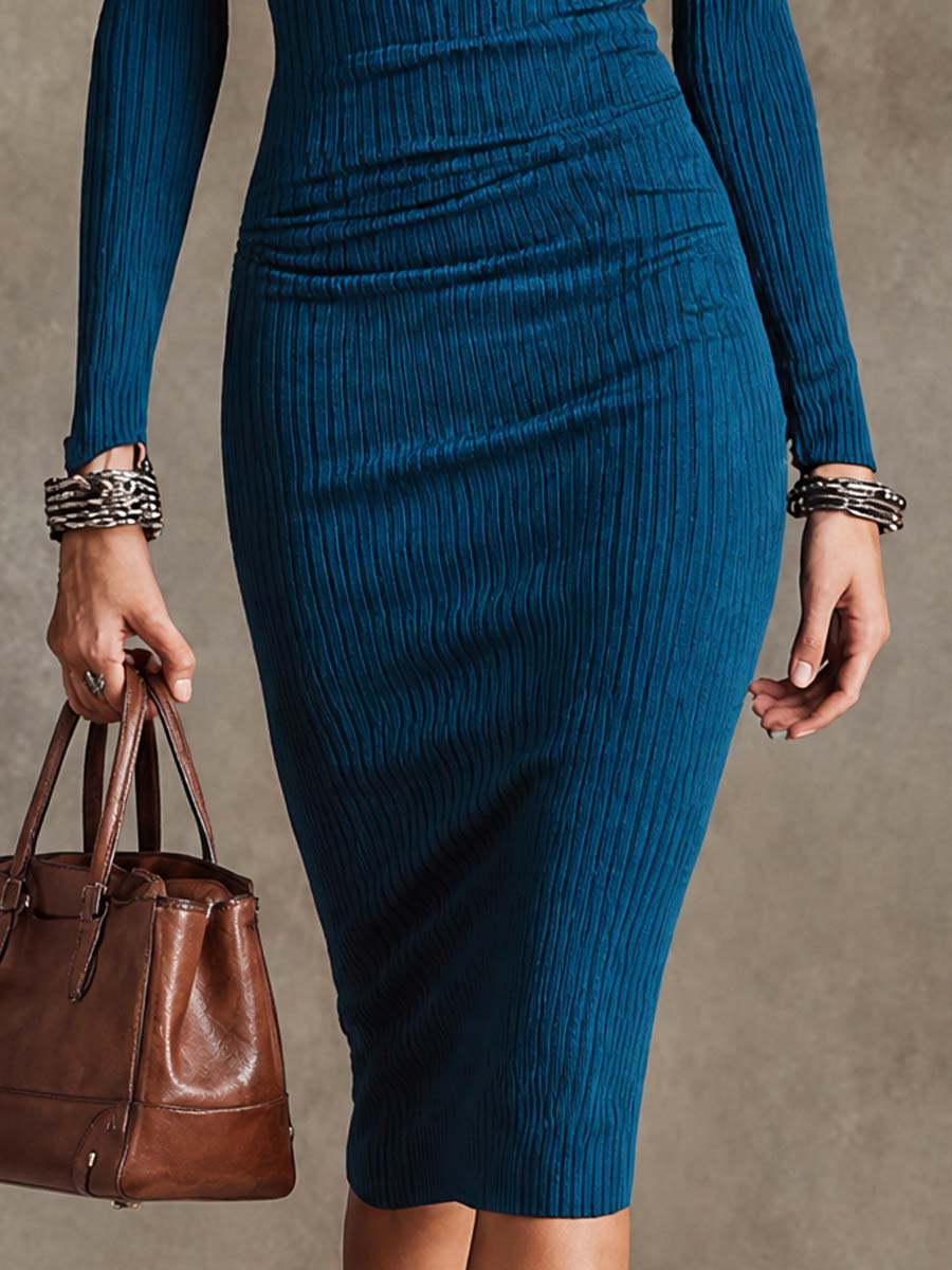 Baptistine | Robe Midi Ajustée Extensible Épaules Dénudées à Col Montant et Découpes