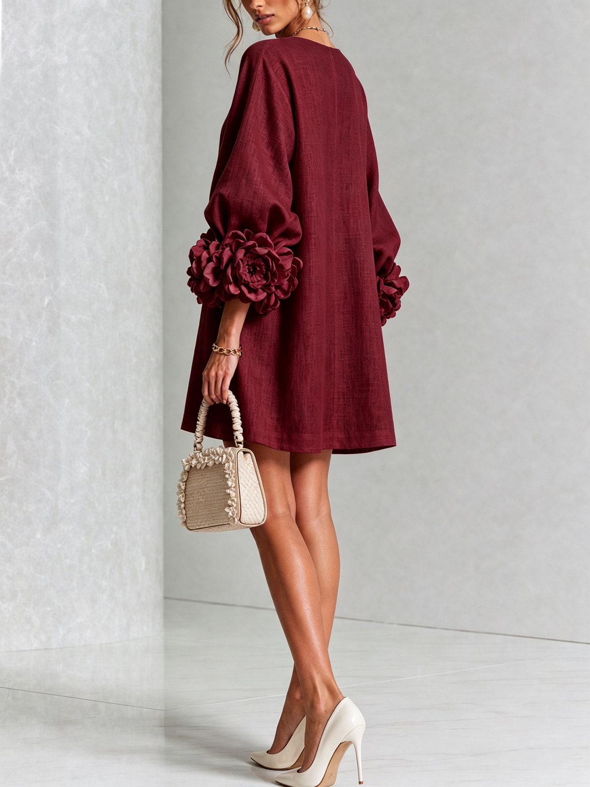 Blanche | Mini Robe Blanche Fleurie à Boutons et Manches Extravagantes