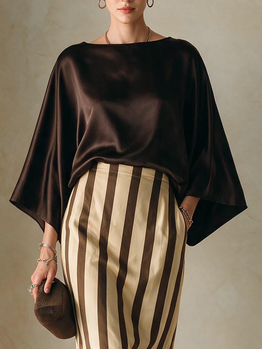 Geneviève | Ensemble Haut en Satin Marron à Manches Chauve-Souris et Jupe Rayée