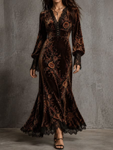 Maëlys | Robe Longue en Velours Marron Imprimé Fleuri à Col V en Dentelle et Manches Bouffantes