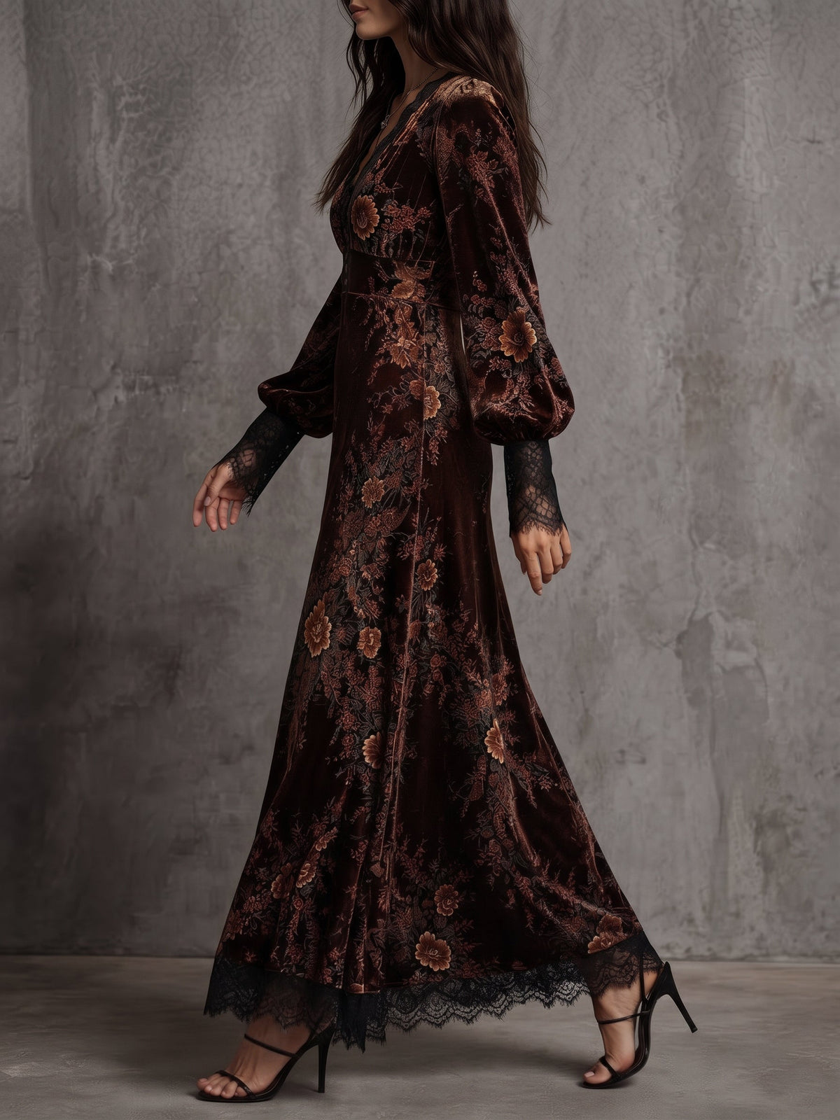 Maëlys | Robe Longue en Velours Marron Imprimé Fleuri à Col V en Dentelle et Manches Bouffantes