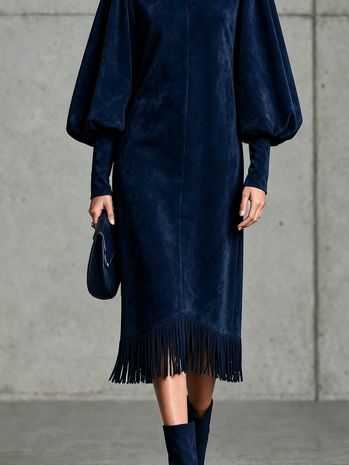 Simone | Robe Midi en Suédine Bleu Marine à Manches Ballon et Ourlet à Franges
