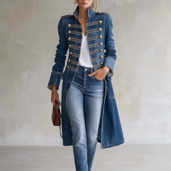 Joséphine | Manteau officier en denim délavé, boutons dorés.
