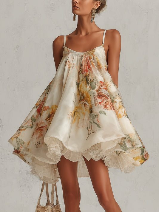 Blanche | Robe mini trapèze beige fleurie en organza à bordure en dentelle