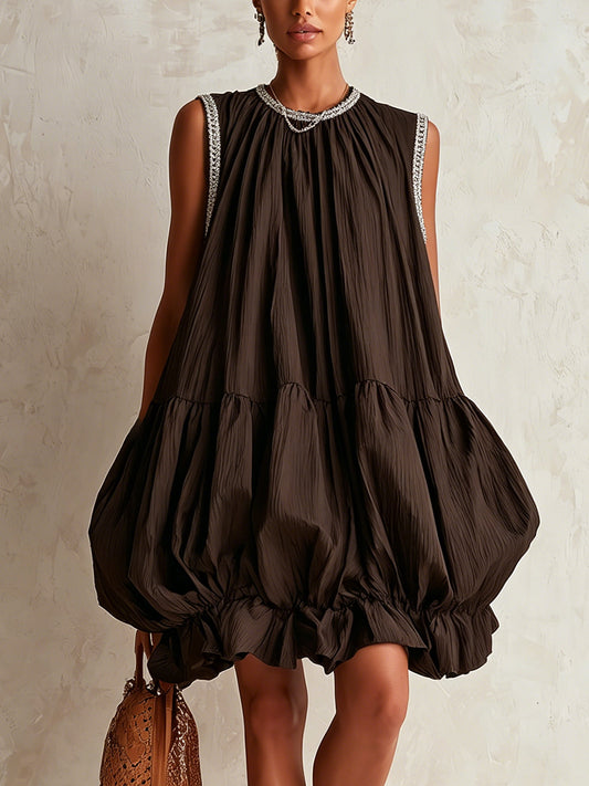 Colette | Robe mini marron sans manches à ourlet bouffant