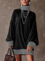 Lucie | Mini Robe Oversize Noire Color Block à Col Montant et Rayures