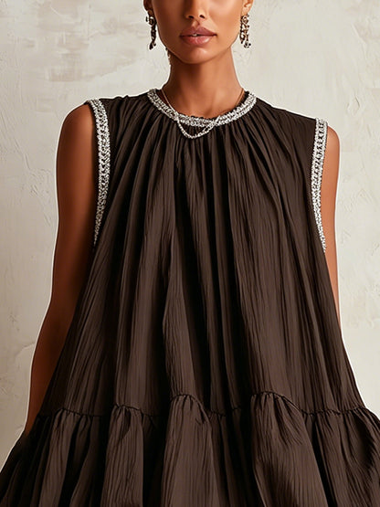 Colette | Robe mini marron sans manches à ourlet bouffant