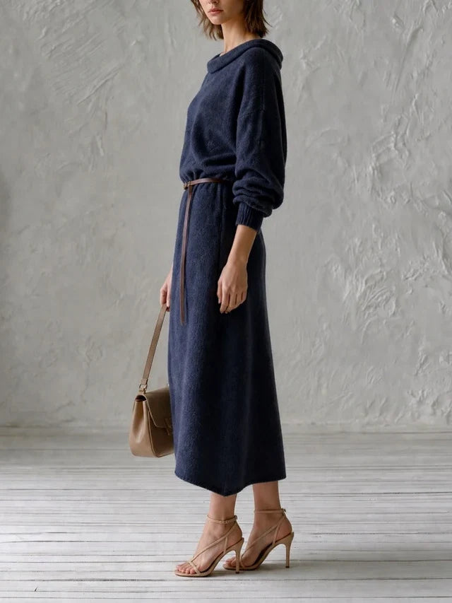 Coline | Robe Midi Oversize en Maille Épaules Dénudées avec Fine Ceinture en Cuir
