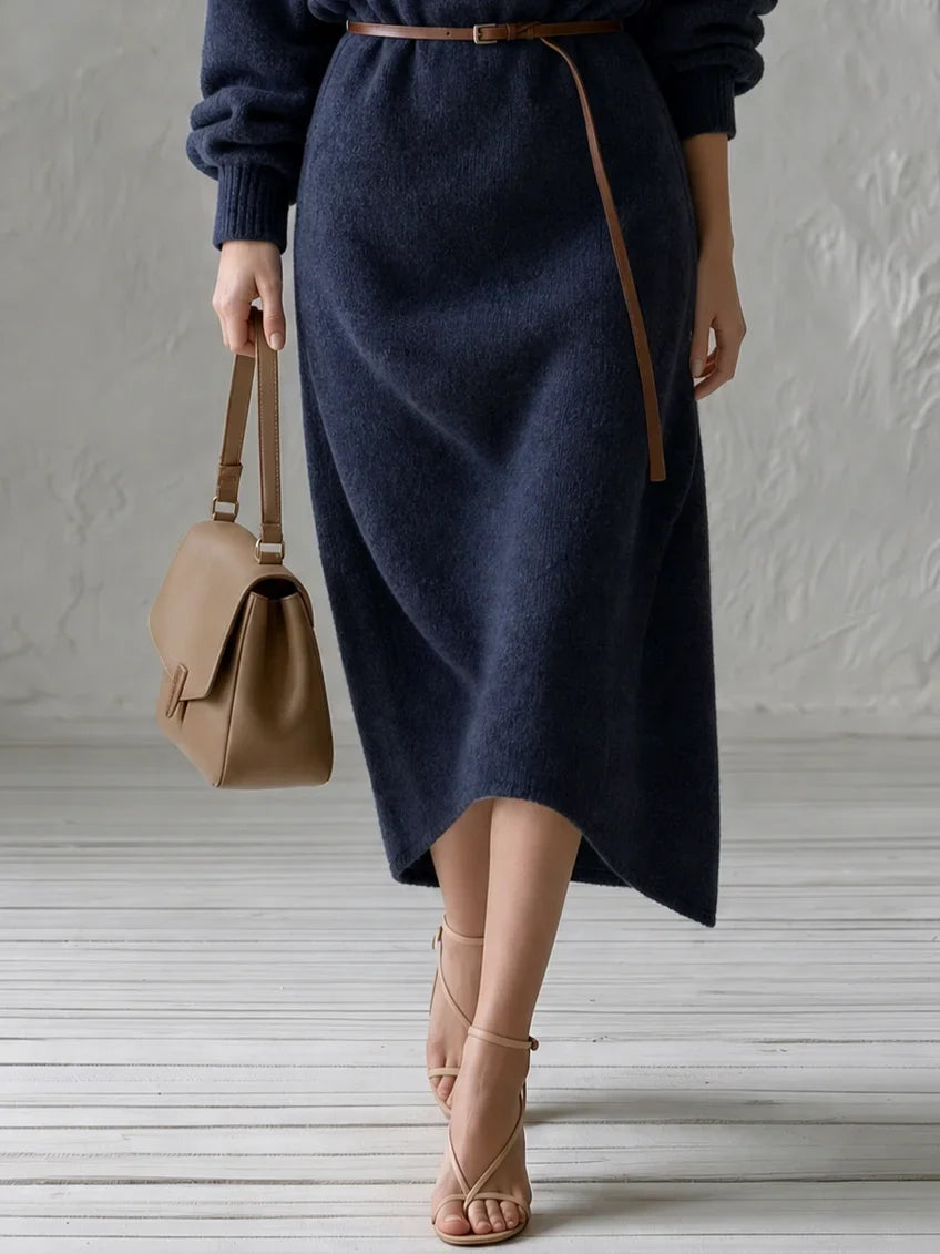 Coline | Robe Midi Oversize en Maille Épaules Dénudées avec Fine Ceinture en Cuir