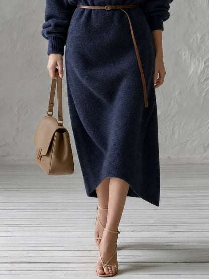 Coline | Robe Midi Oversize en Maille Épaules Dénudées avec Fine Ceinture en Cuir