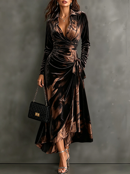 Alix | Robe Midi Portefeuille en Velours Imprimé Abstrait, Manches Longues et Ourlet Asymétrique
