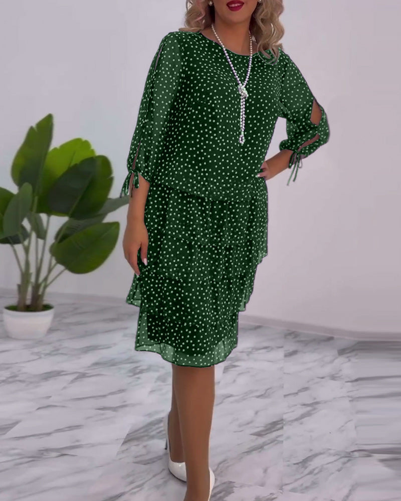 Robe femme à pois avec manches fendues élégantes