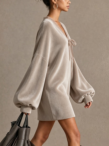 Ghislaine | Mini Robe Ample Élégante Col V à Nœud et Manches Chauve-Souris