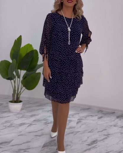 Robe femme à pois avec manches fendues élégantes