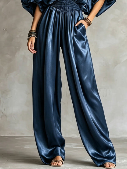 Sabine | Combinaison Bohème en Satin Plissé Bleu Marine à Taille Resserrée