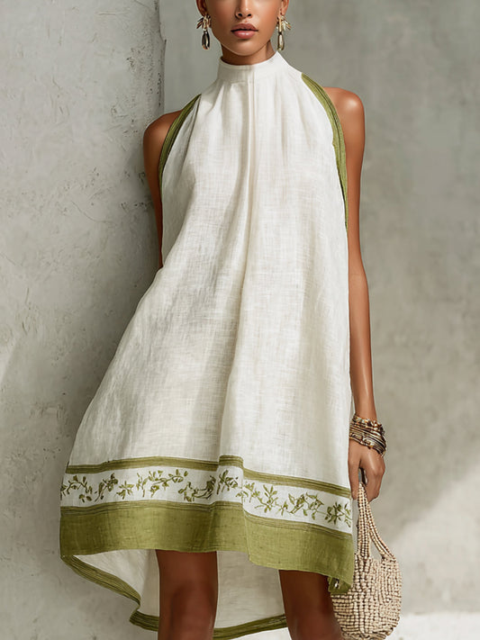 Agathe | Mini-robe trapèze blanche et vert olive, sans manches, à fleurs