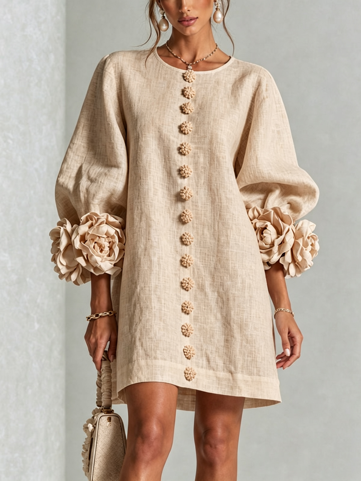 Blanche | Mini Robe Blanche Fleurie à Boutons et Manches Extravagantes