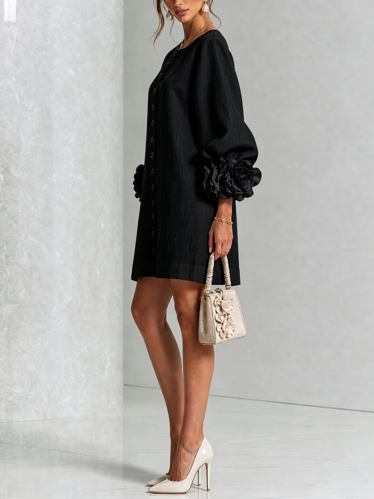 Blanche | Mini Robe Blanche Fleurie à Boutons et Manches Extravagantes
