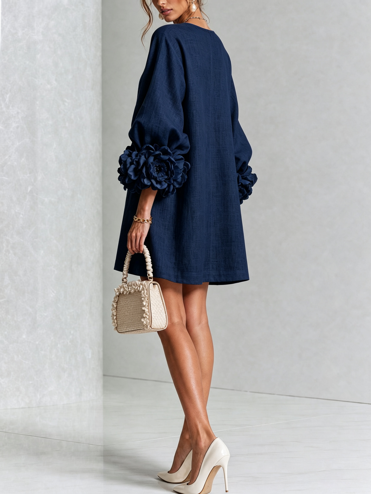 Yolande | Mini Robe Boutonnée Fleurie Bleu Marine à Manches Extravagantes