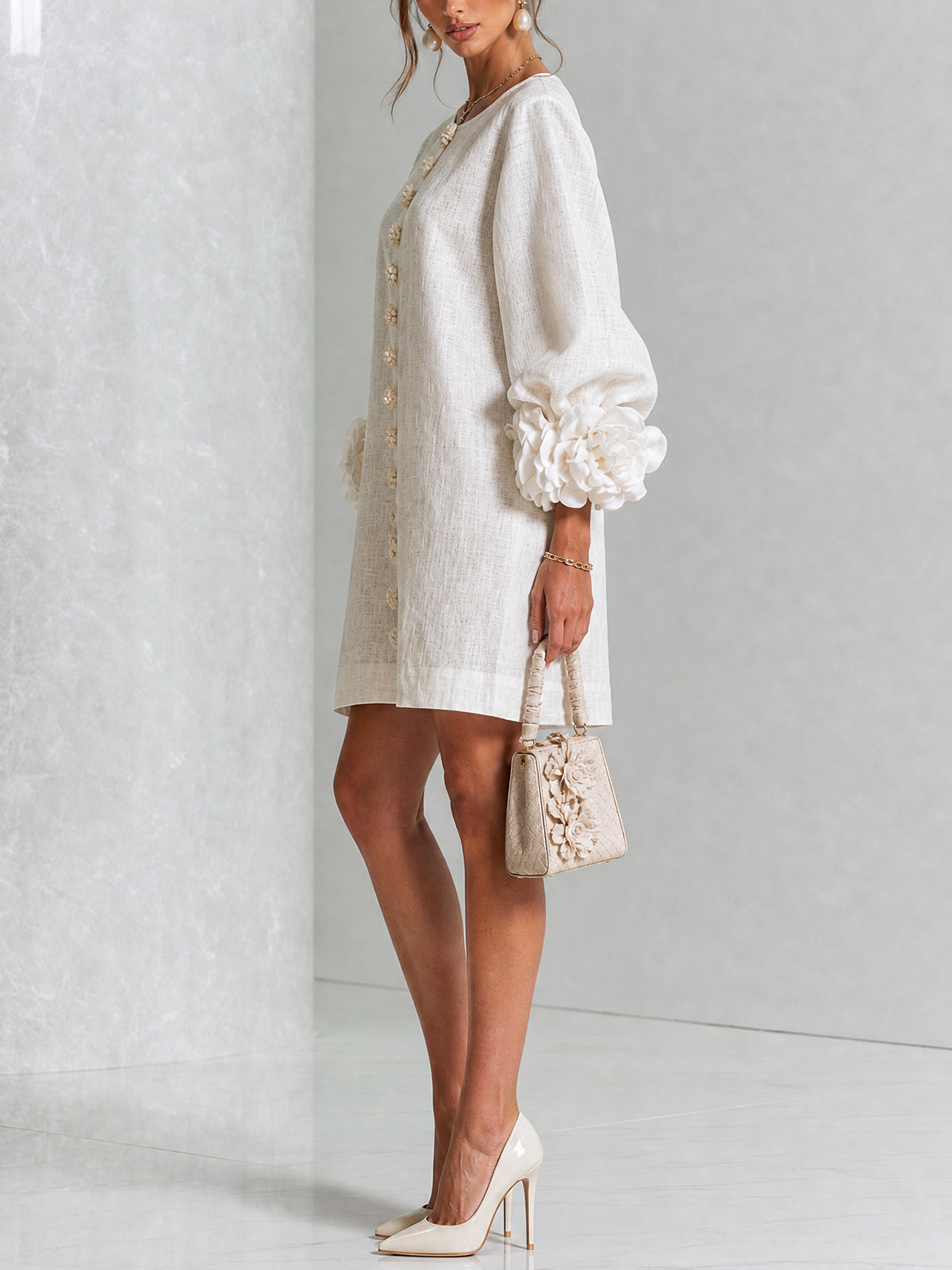 Blanche | Mini Robe Blanche Fleurie à Boutons et Manches Extravagantes