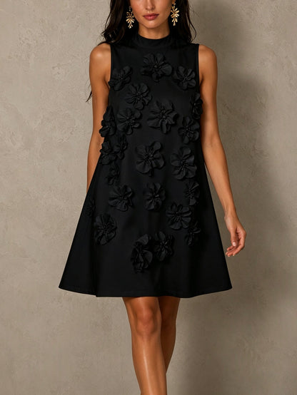 Jacqueline | Mini Robe Noire Sans Manches à Détails Fleuris et Nœud Spectaculaires