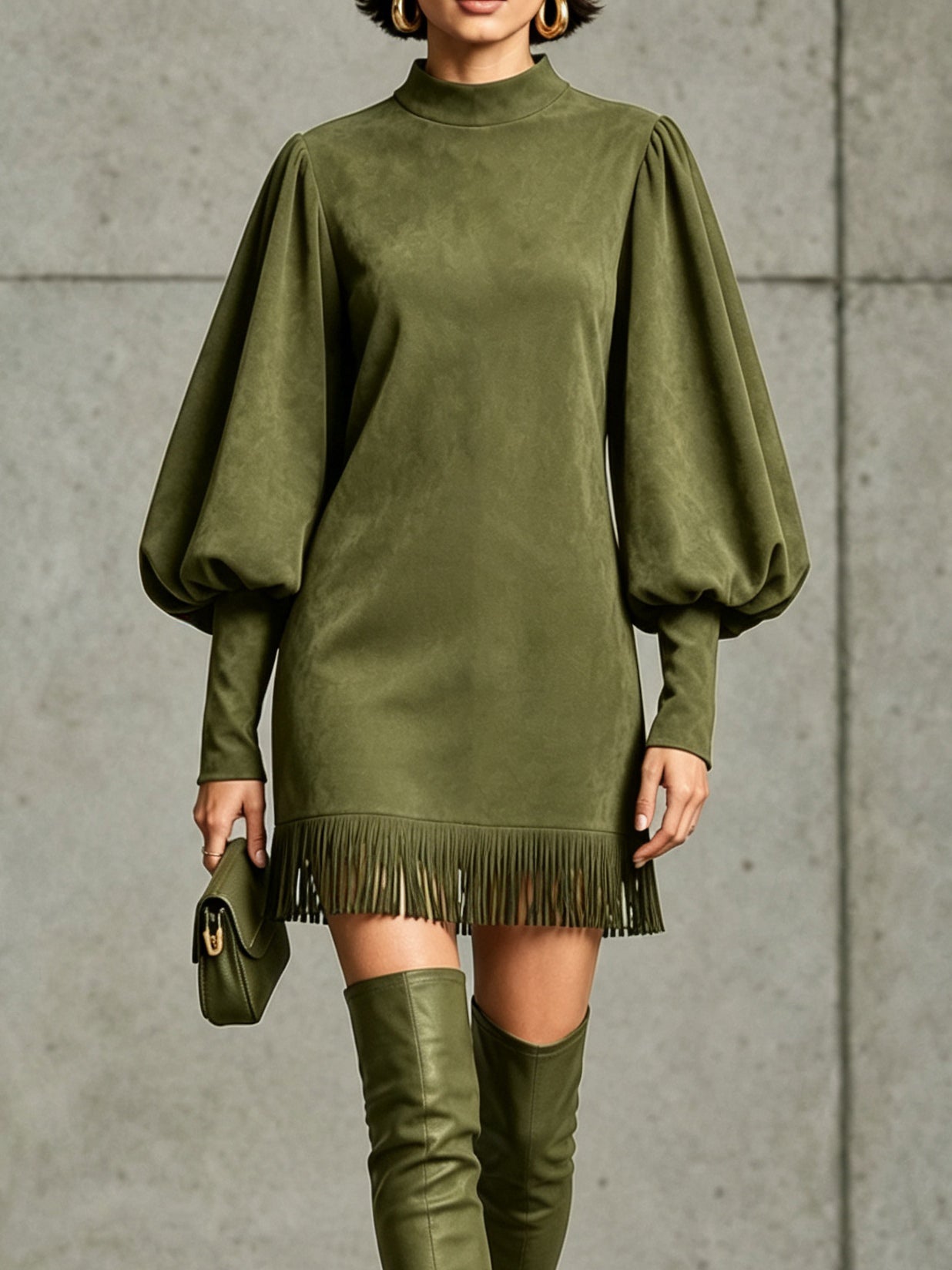 Victoire | Mini Robe en Suédine Vert Olive à Manches Ballon et Ourlet à Franges