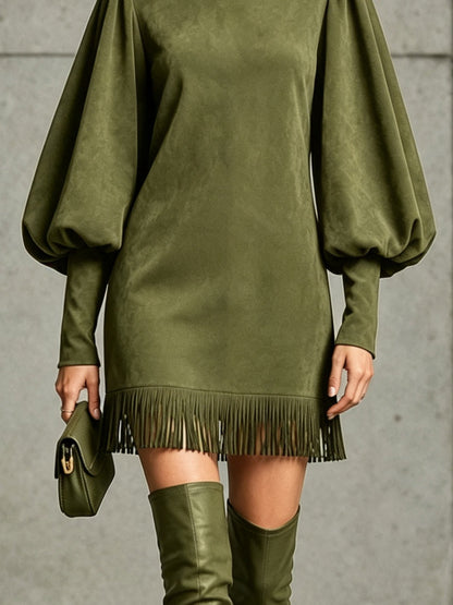 Victoire | Mini Robe en Suédine Vert Olive à Manches Ballon et Ourlet à Franges