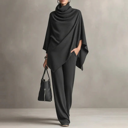 CALLIOPE | Ensemble composé d'une cape à col drapé et d'un pantalon ample, marron foncé