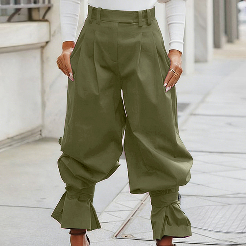 Pantalon femme plissé avec chevilles volantées élégantes