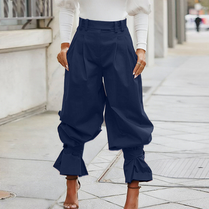 Pantalon femme plissé avec chevilles volantées élégantes